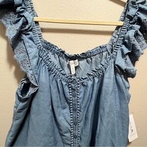 NWT Jessica Simpson Womens TOP L Coastal Blue Chambray Eyelet